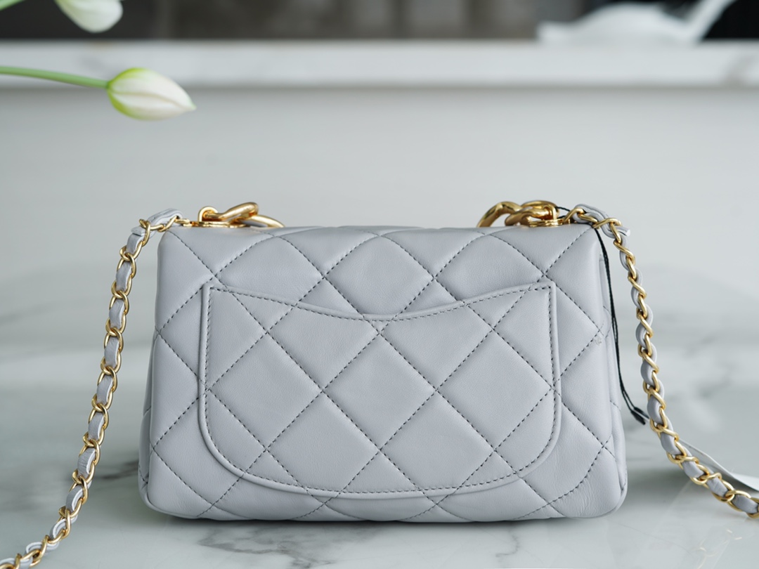 Chanel 22A Chunky Chain Flap Bag Grey Lambskin  