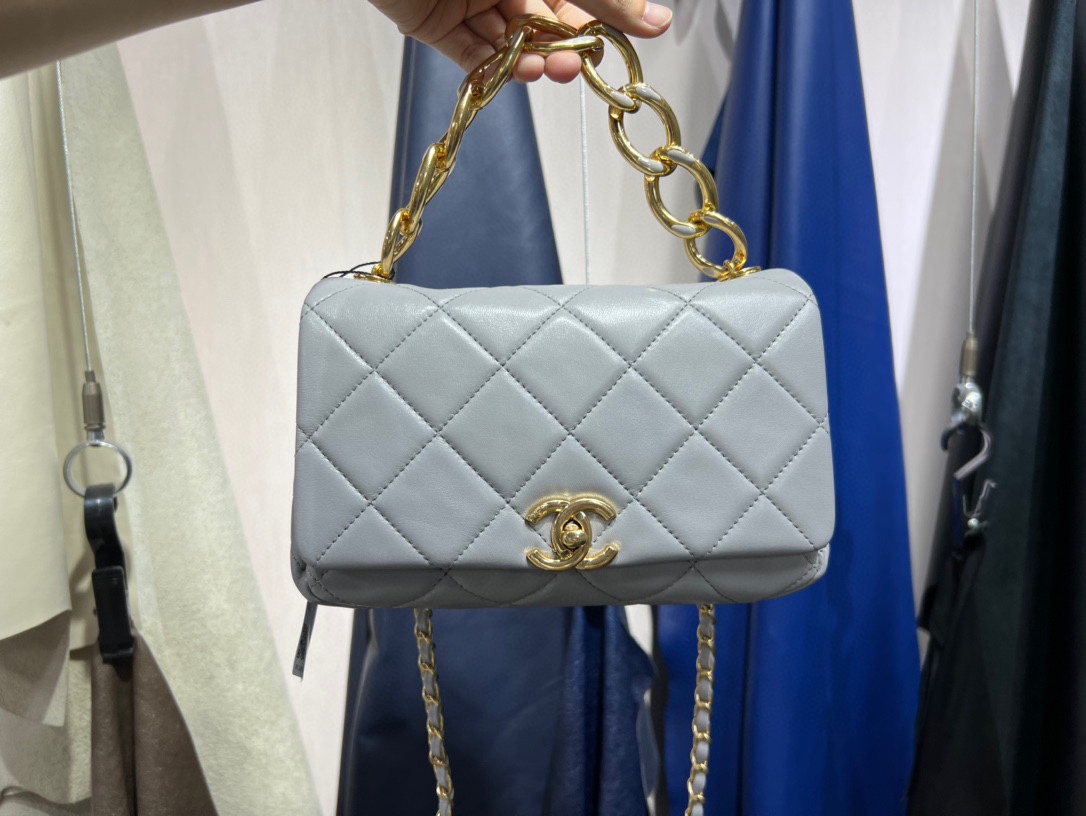 Chanel 22A Chunky Chain Flap Bag Grey Lambskin  