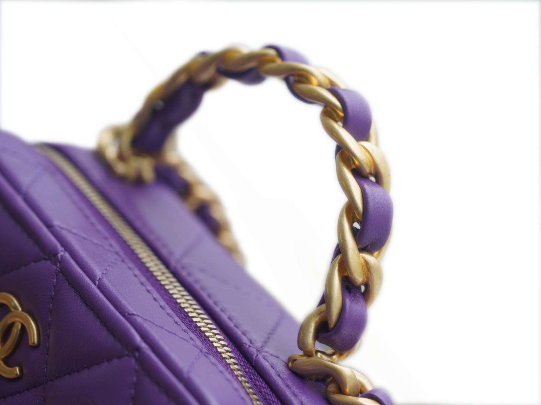 Chanel 22A Mini Chain Makeup Bag Purple Lambskin  