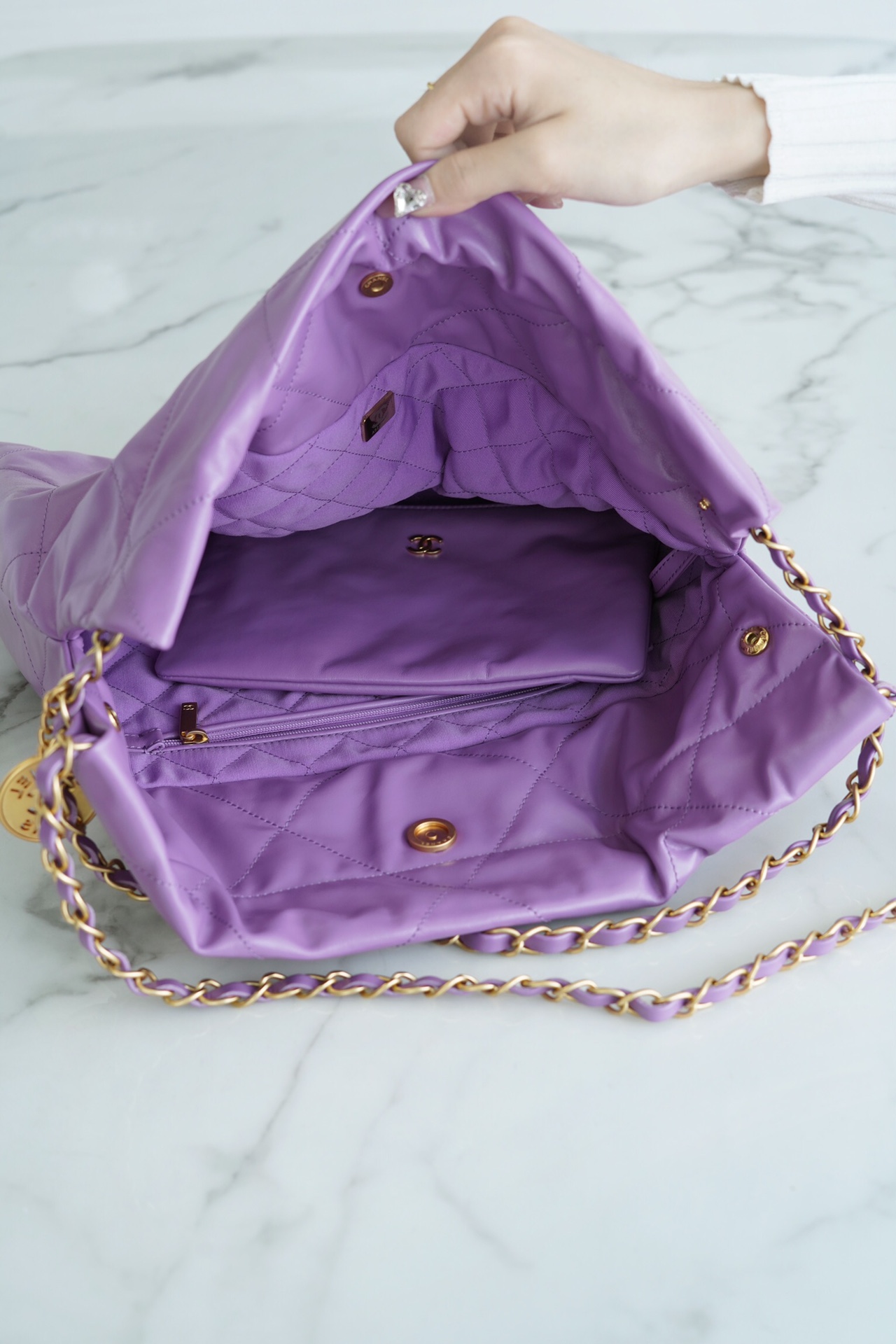 Chanel 22P Handbag Purple  