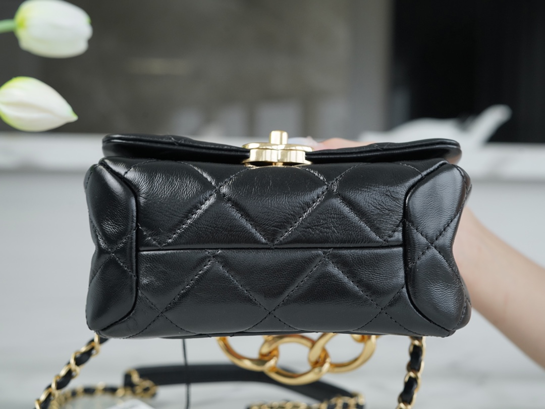 Chanel 22A Chunky Chain Flap Bag Mini Classic Black Lambskin  