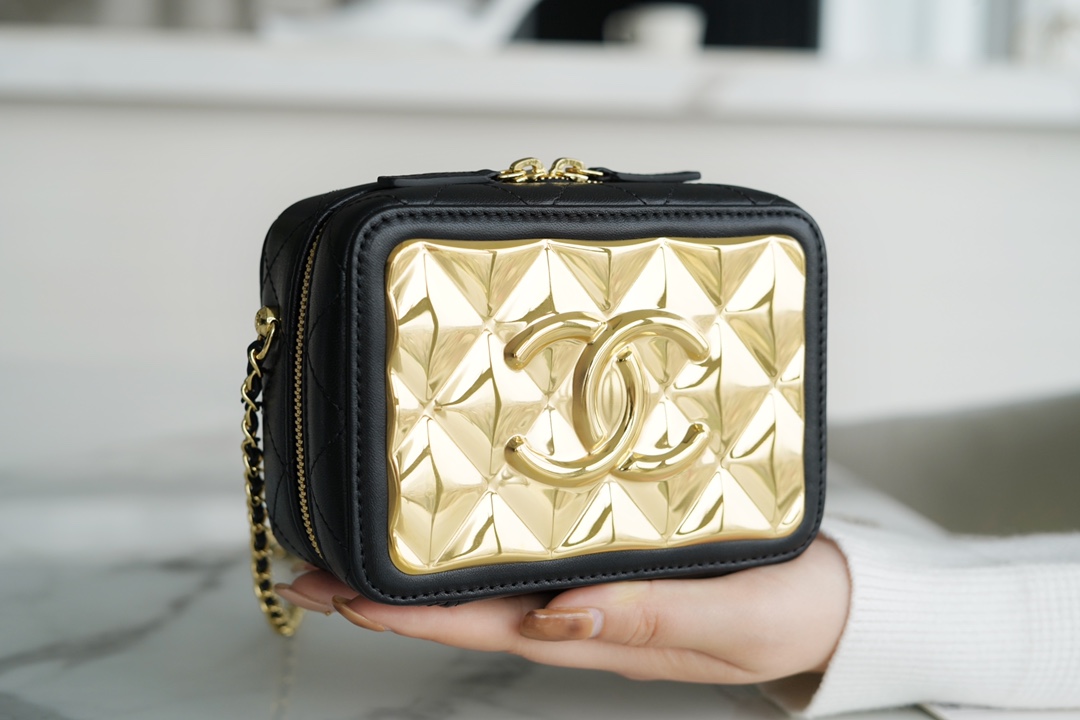 Chanel 21/22 Mirror Metallic Vanity Case Small  