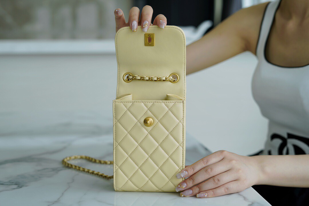 2021 Spring/Summer Metal Ball Phone Bag Chick Yellow Lambskin  