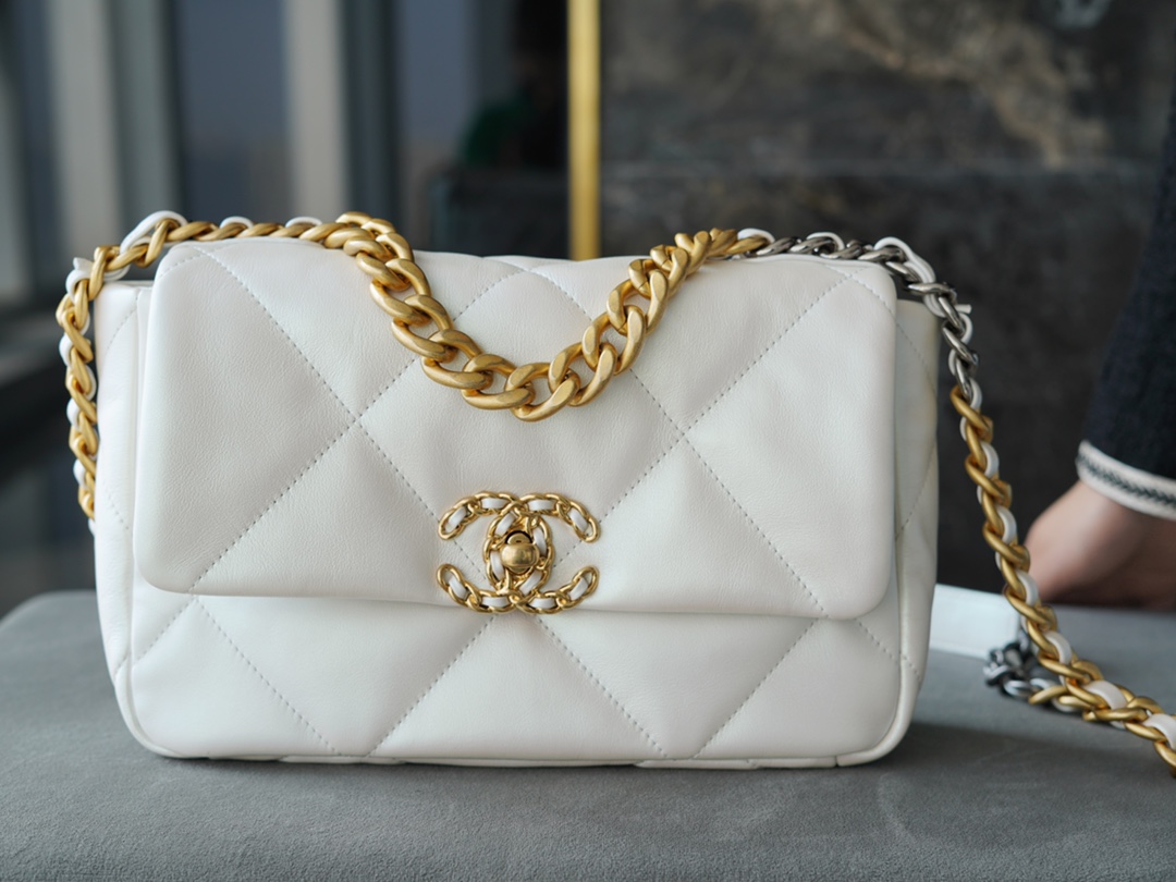 19 Bag 2021 Spring/Summer New Color Mermaid Pearlescent White  