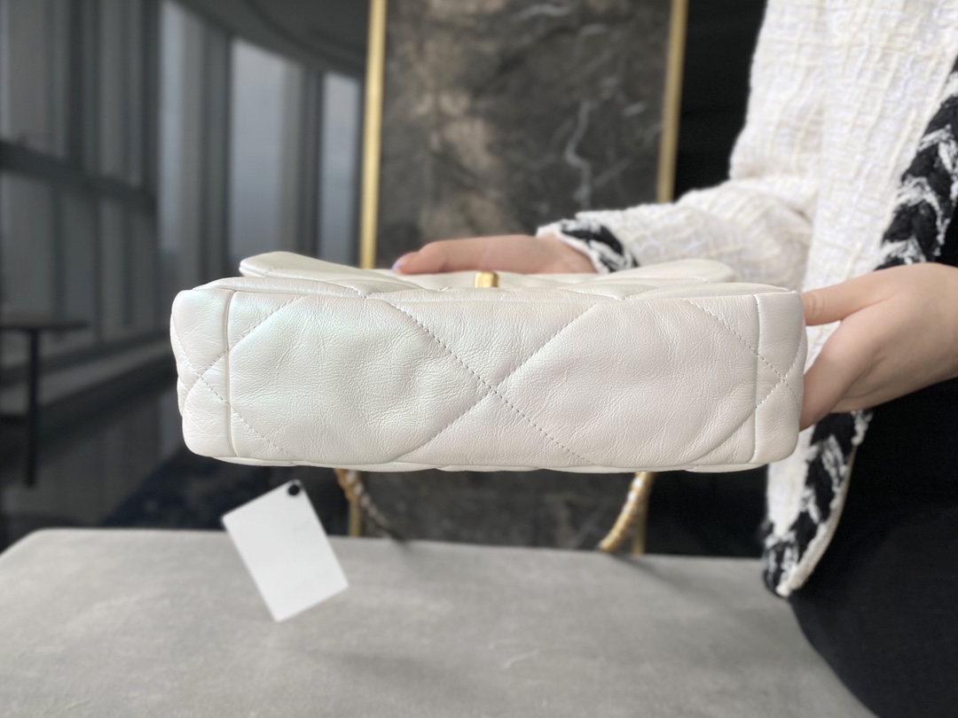 2021 Spring/Summer Chanel Mermaid Pearl White 19 Bag  