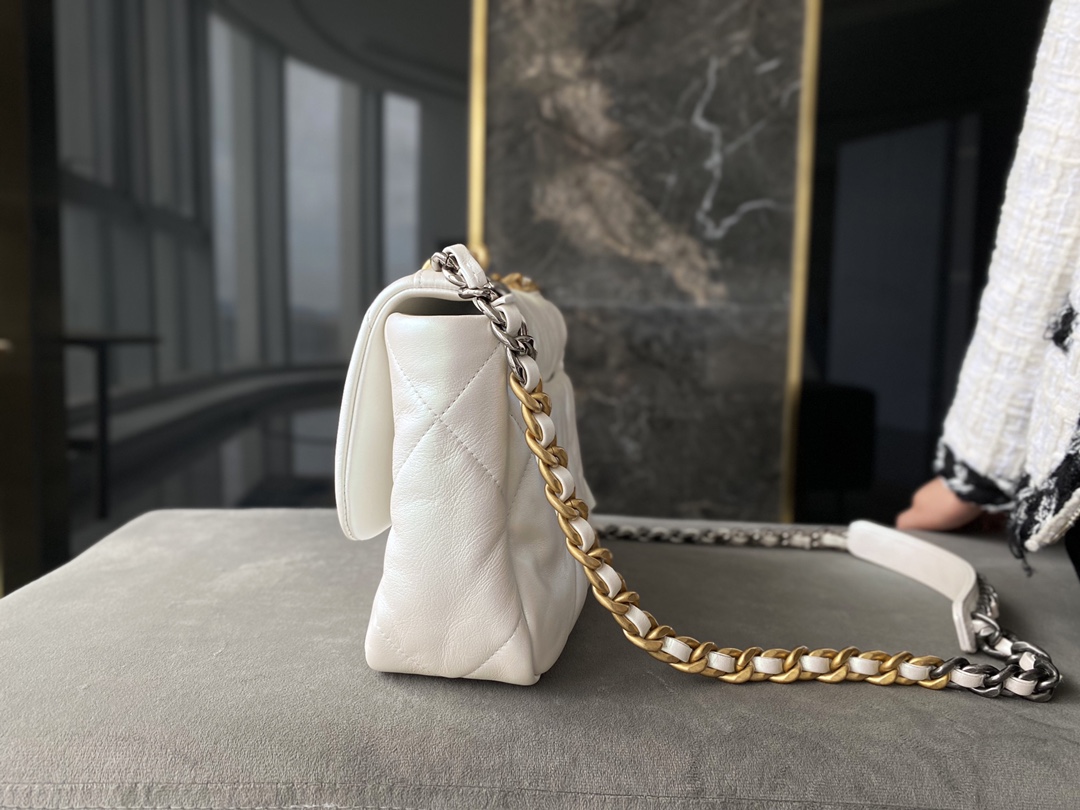 2021 Spring/Summer Chanel Mermaid Pearl White 19 Bag  