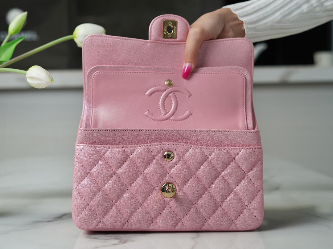 CF Classic Flap in Washed Calfskin Small Pearl Pink  