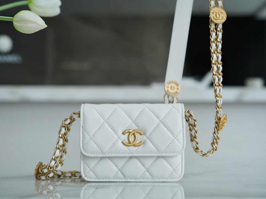 Chanel 22A Gold Mini White Lizard-Print Calfskin with Vintage Gold Clasp  