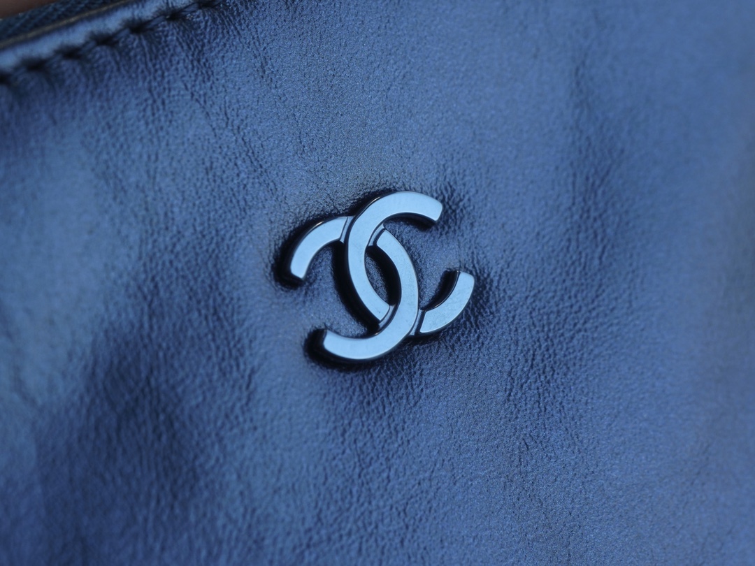 Chanel 22P 22 Bag Medium Metallic Blue  