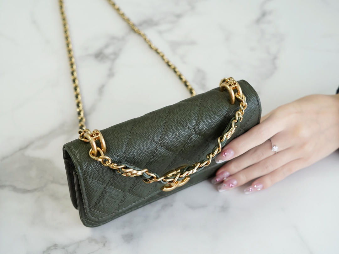 Chanel 22K Chain Mini Phone Bag Cuban Green Lizard-Print Calfskin  