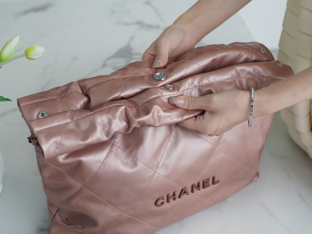 Chanel 22P 22 Bag Medium Rose Gold  