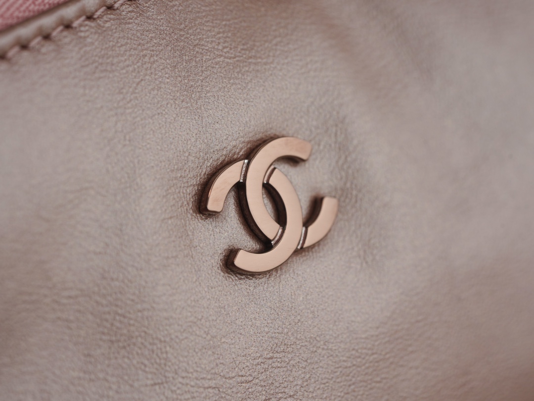 Chanel 22P 22 Bag Medium Rose Gold  