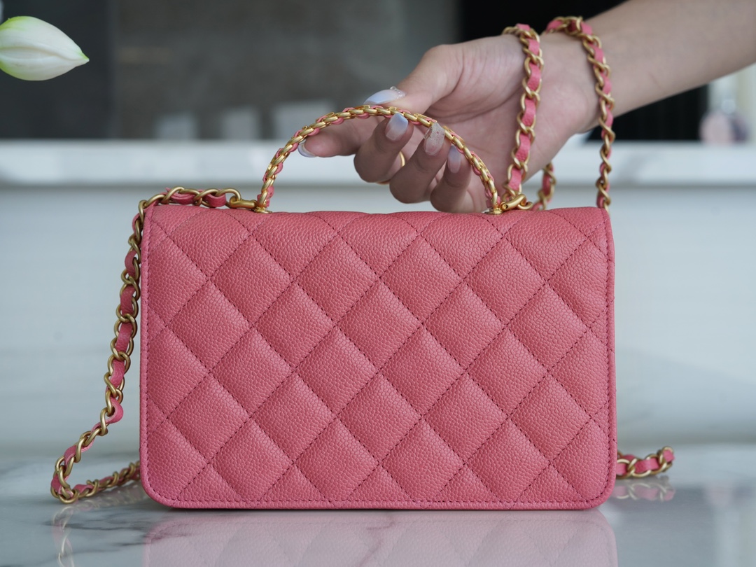 Chanel 22P Handle Coral Pink  