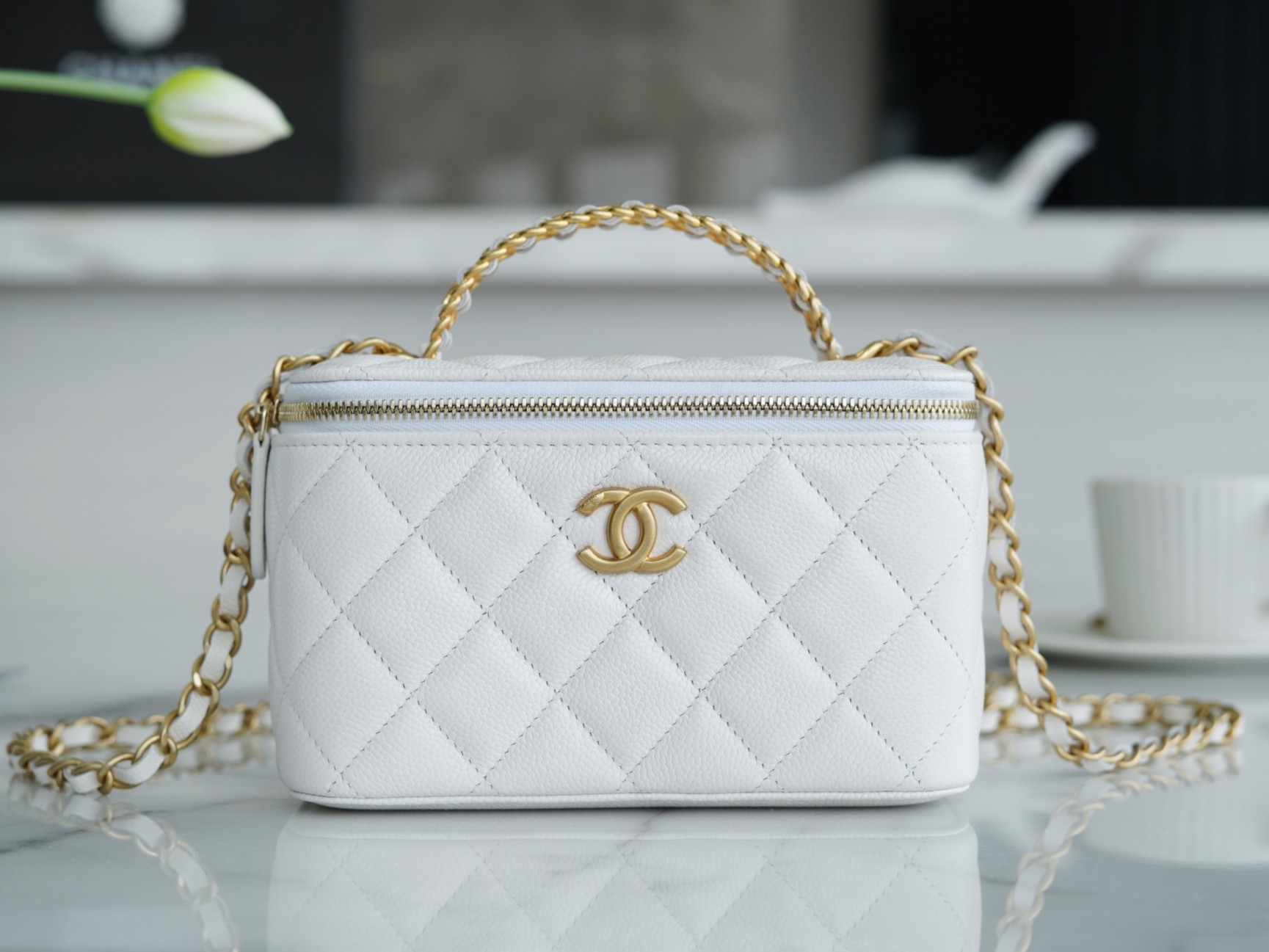 Chanel 22S Cut-Out Handle Long Box White  