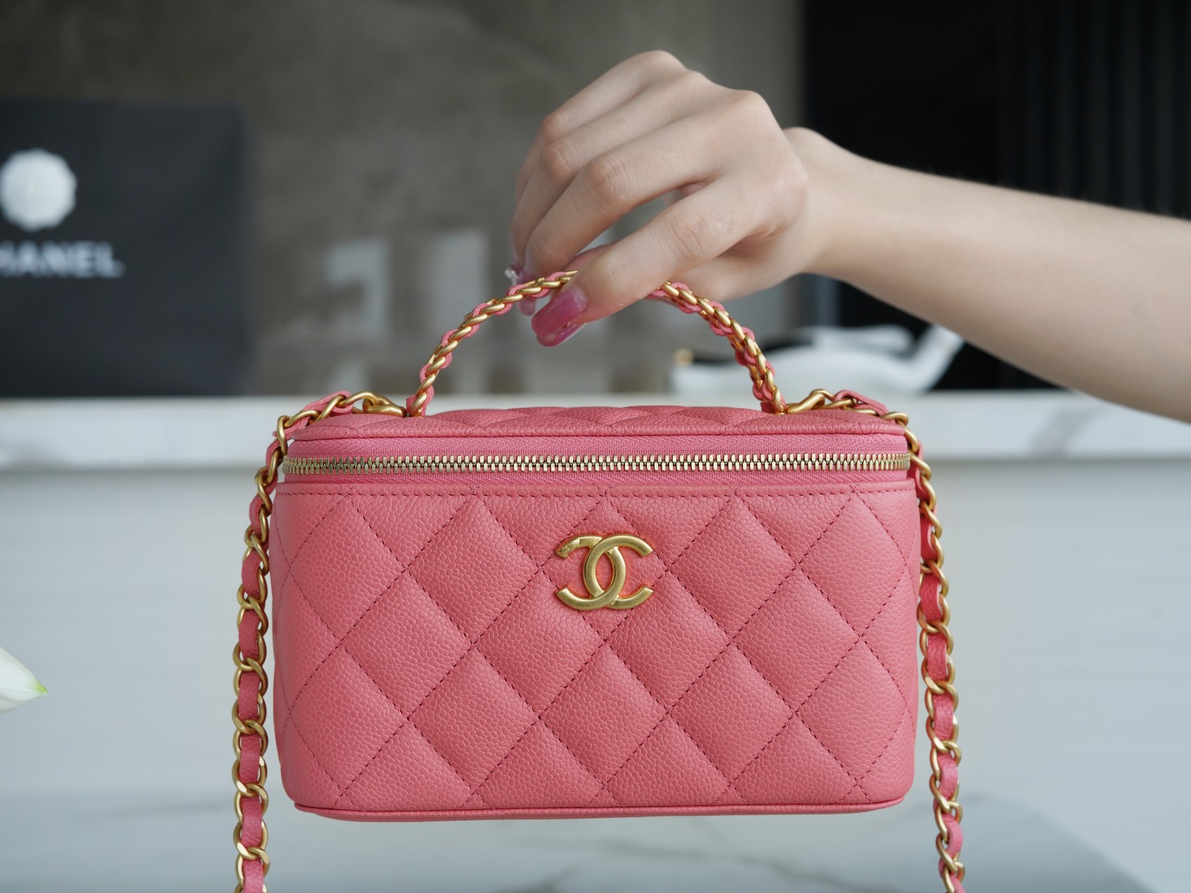 Chanel 22S Cut-Out Handle Long Box Coral Pink  