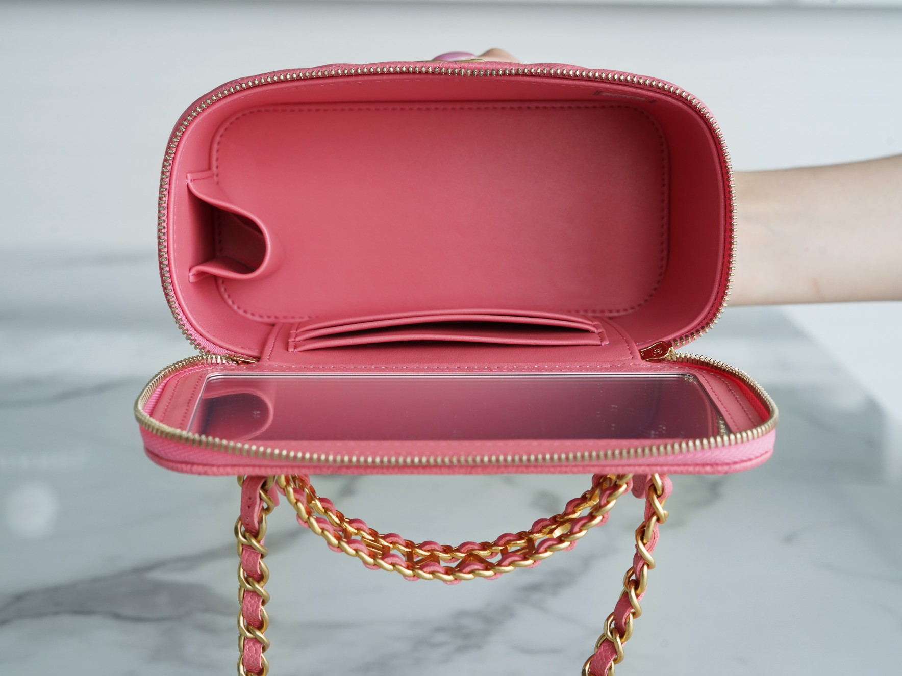 Chanel 22S Cut-Out Handle Long Box Coral Pink  