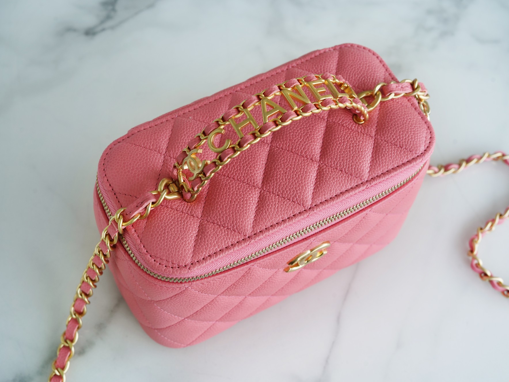 Chanel 22S Cut-Out Handle Long Box Coral Pink  