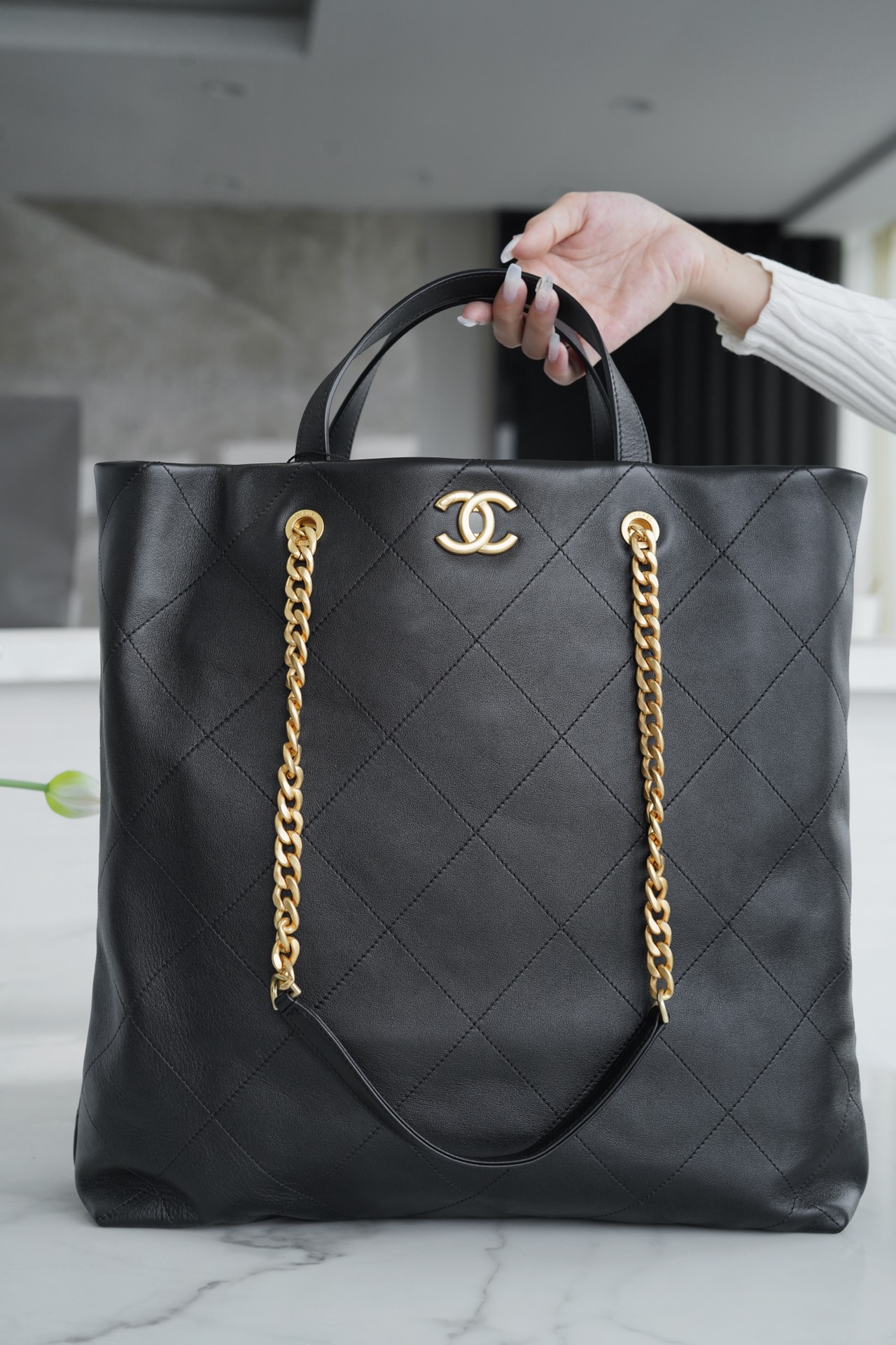 Chanel 22SS Latest Maxi Shopping Bag Black Grain Calfskin  