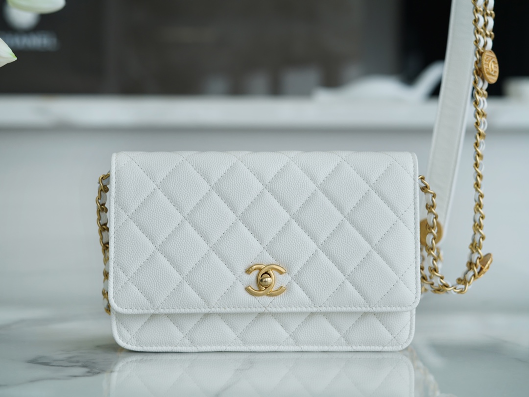 Chanel 22A Gold White Lizard-Print Calfskin with Vintage Gold Clasp  