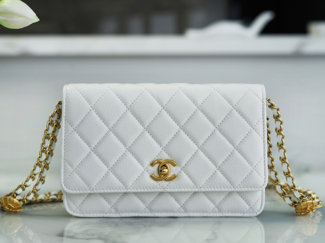 Chanel 22A Gold White Lizard-Print Calfskin with Vintage Gold Clasp  