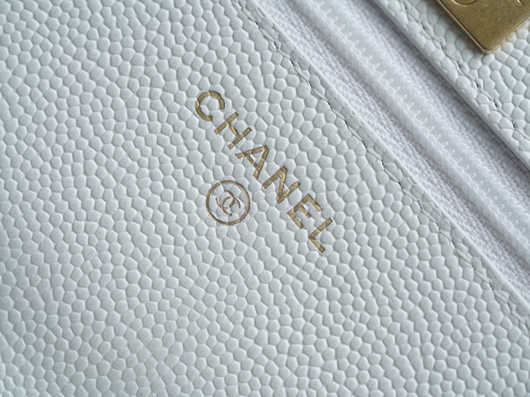 Chanel 22A Gold White Lizard-Print Calfskin with Vintage Gold Clasp  