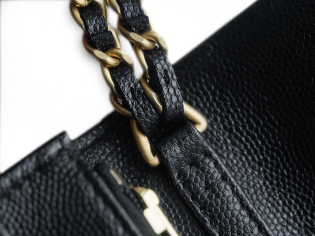 Chanel 22A Gold Black Lizard-Print Calfskin with Vintage Gold Clasp  