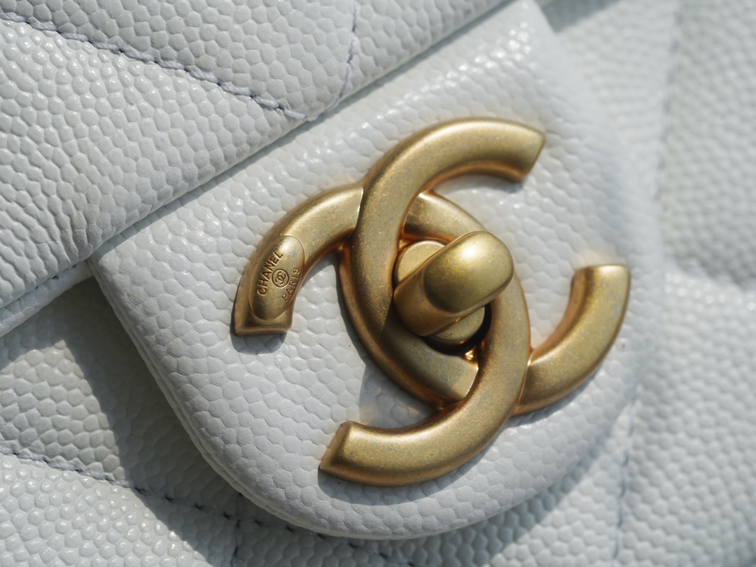 Chanel 22A Gold Flap Mini White Lizard-Print Calfskin with Vintage Gold Clasp  