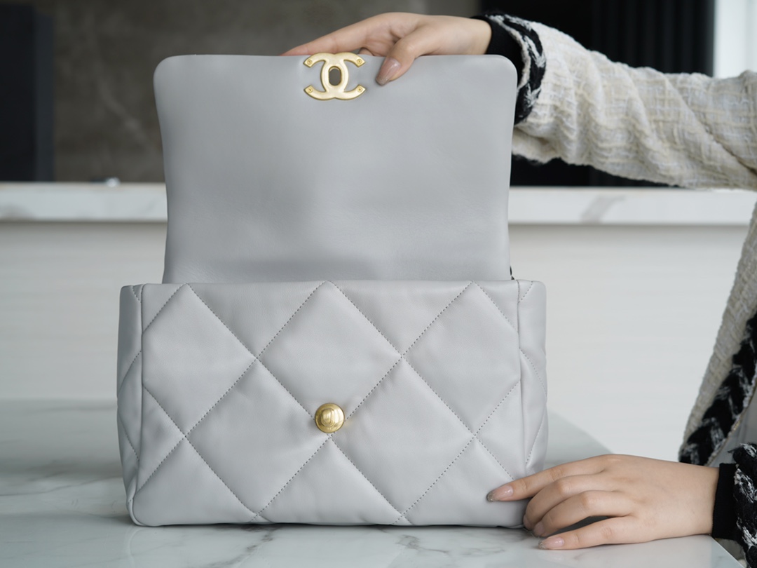 Chanel 19 BAG Light Gray  