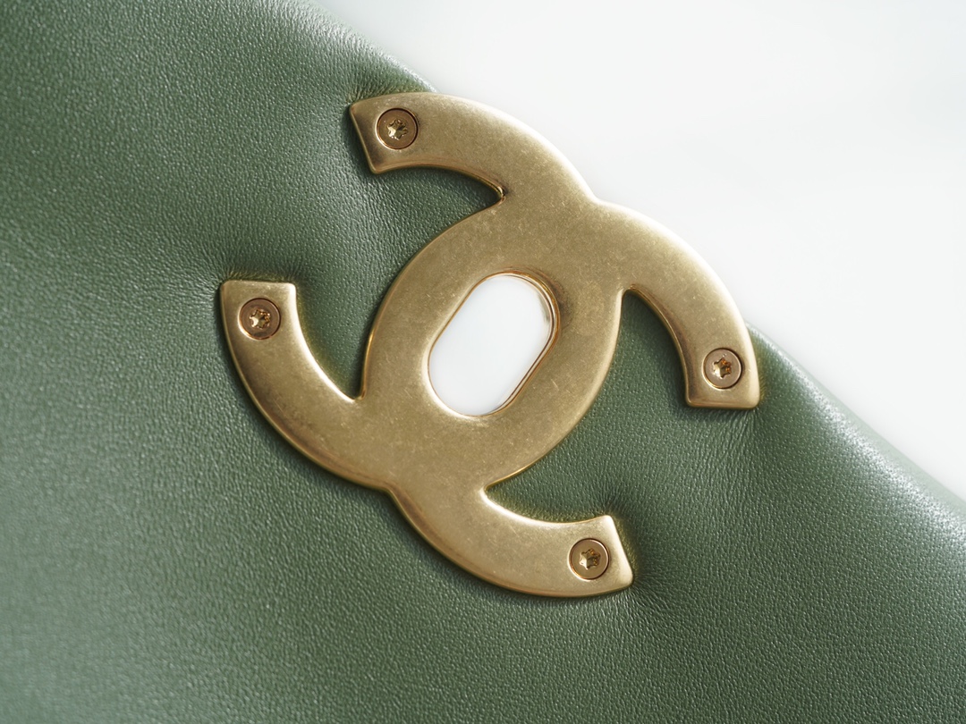 CHANEL L 19 BAG Autumn/Winter New Color Matcha Green Medium  