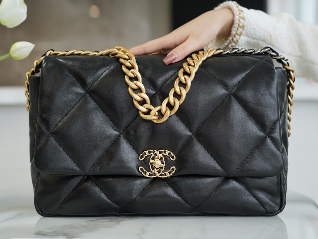 CHANEL 19 Series Flap Bag Classic Black  