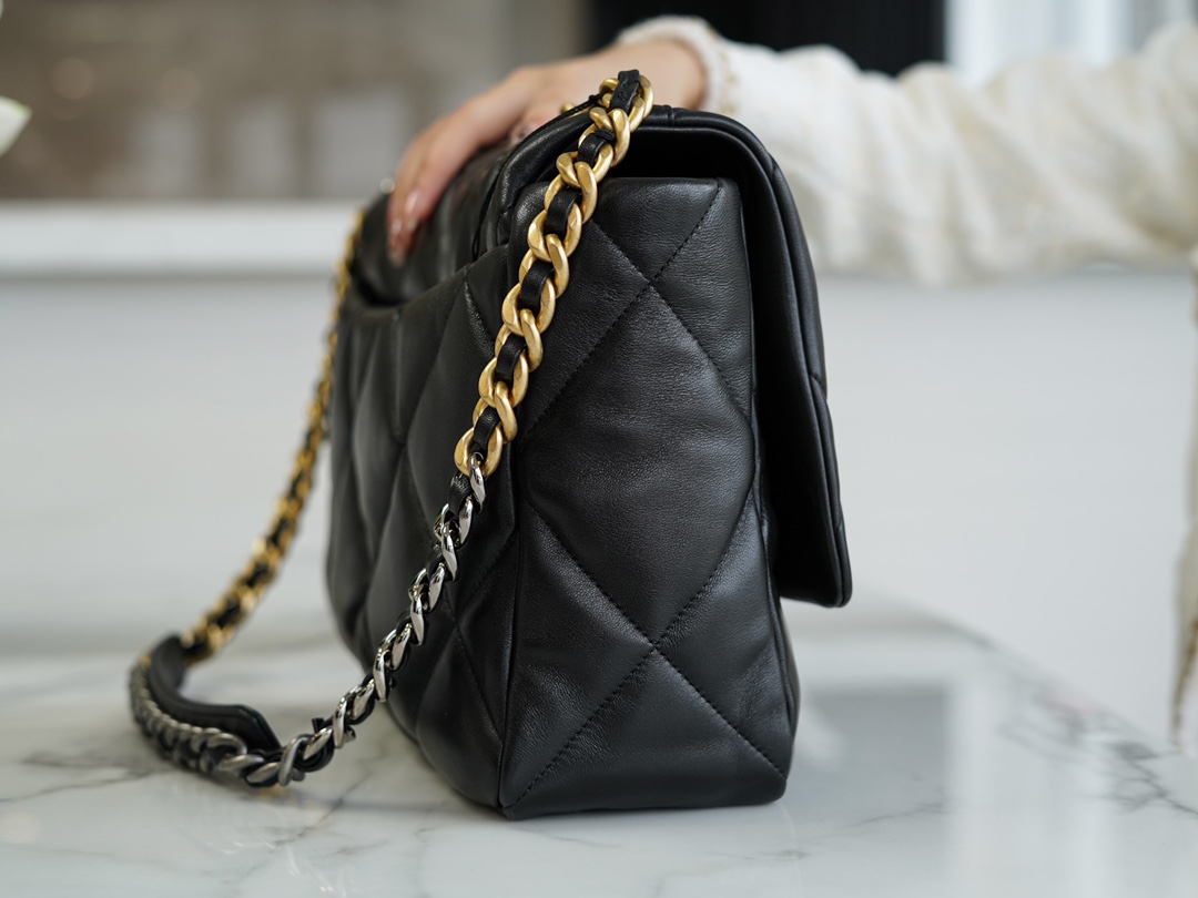 CHANEL 19 Series Flap Bag Classic Black  