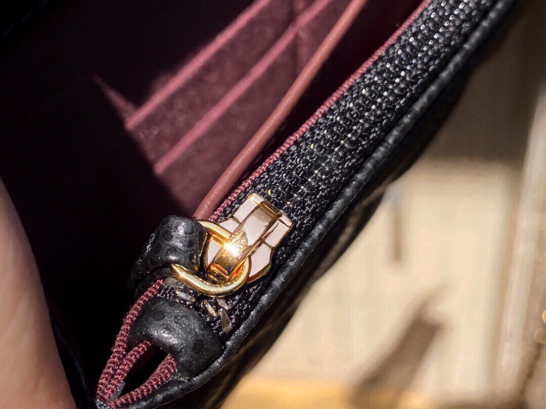 Chanel Entry-Level Classic Fortune Bag Black/Gold