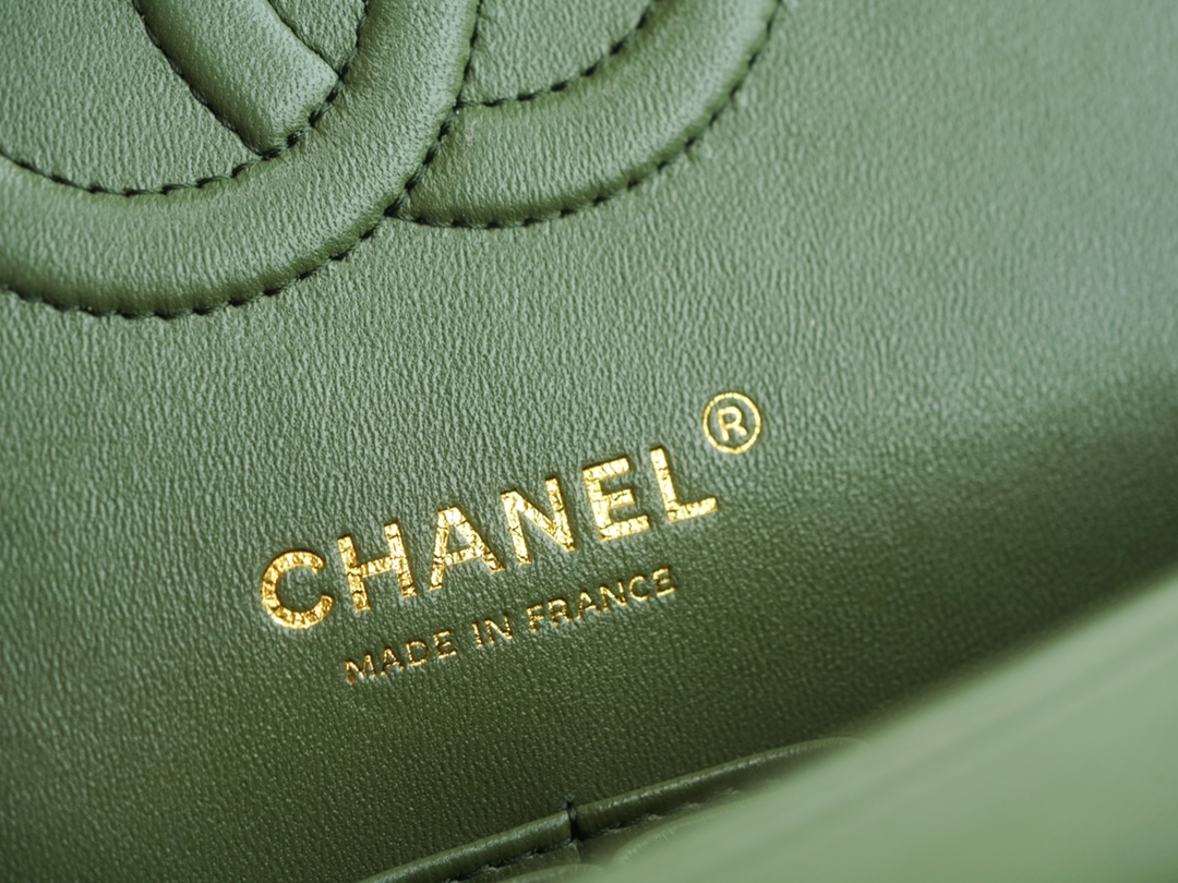 CF Classic Flap Medium Classic Green Lambskin  