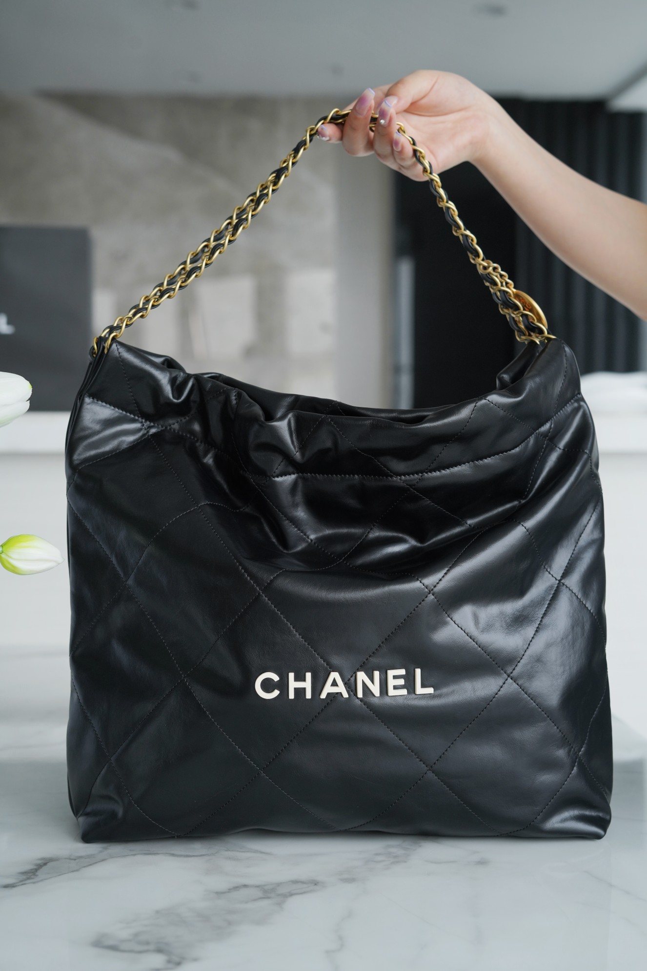 CHANEL 22P 22 Bag Medium Black/White Small Leather  