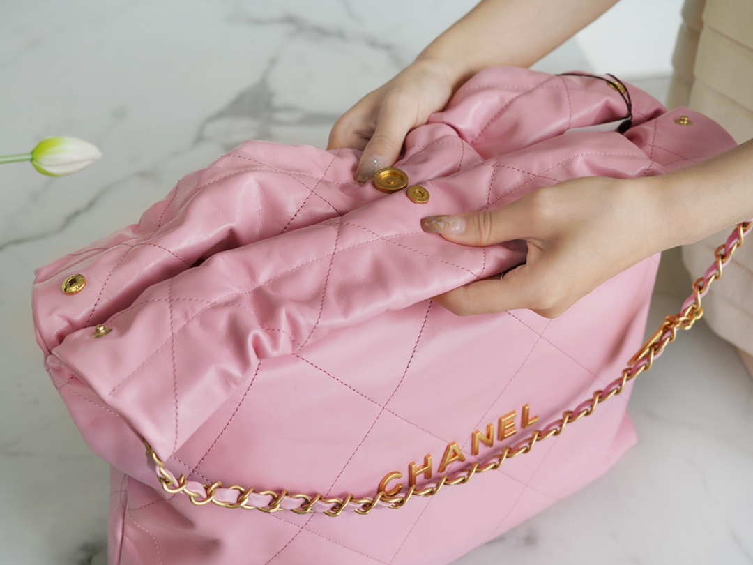 CHANEL 22P 22 Bag Medium Sakura Pink  