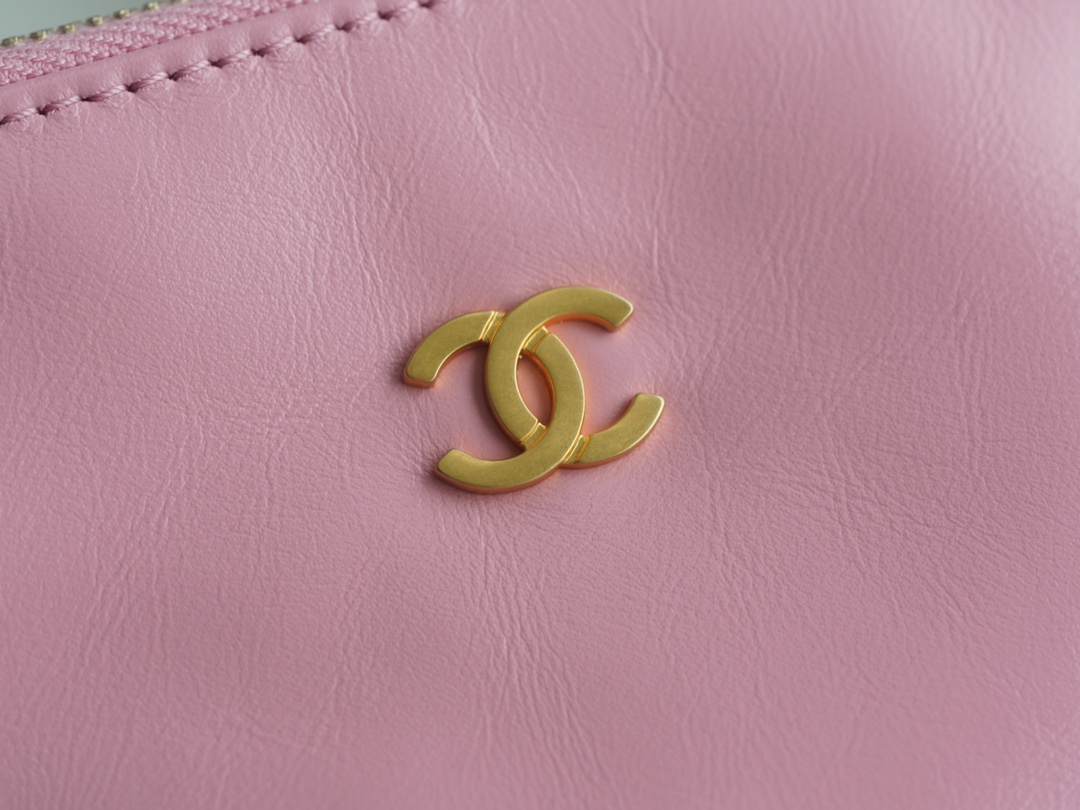 CHANEL 22P 22 Bag Medium Sakura Pink  