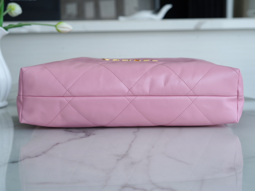 CHANEL 22P 22 Bag Large Sakura Pink  