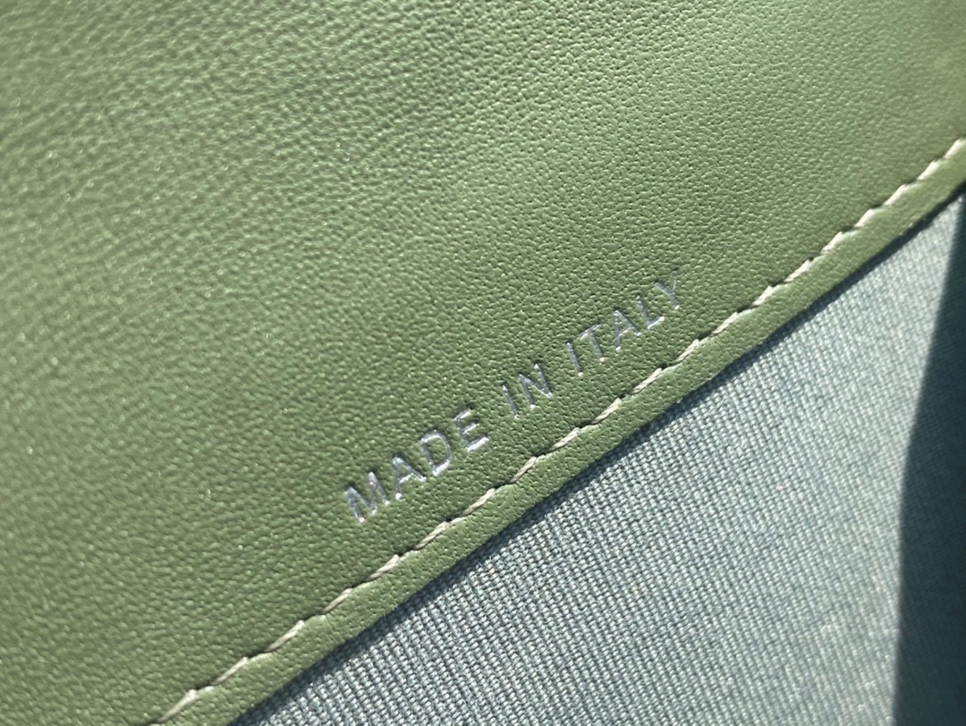 Classic Flap Card Holder Matcha Green Lambskin