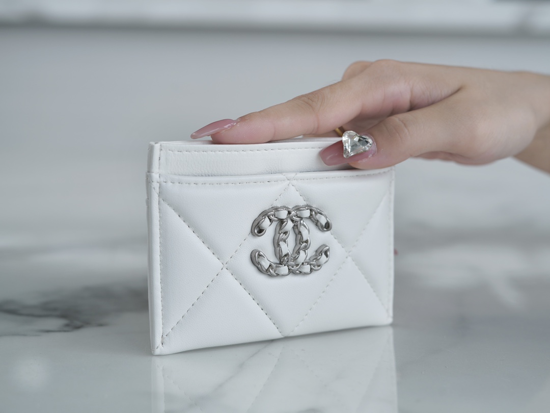 19 Series Zipper Coin Card Holder White Lambskin  