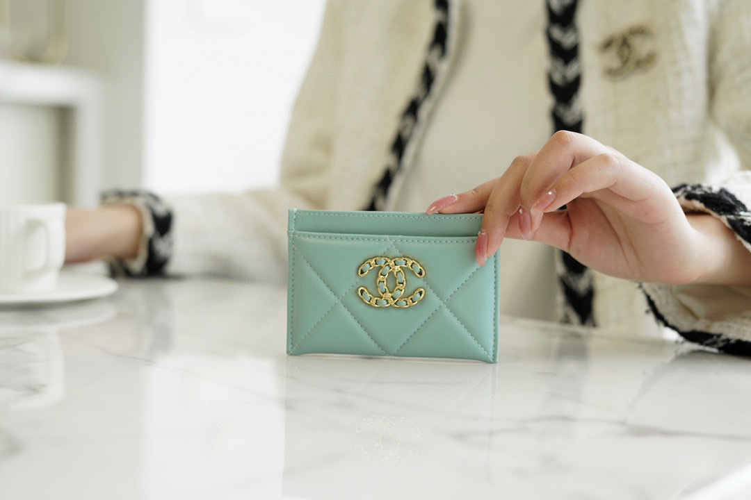 19 Series Card Holder Tiffany Blue Lambskin  