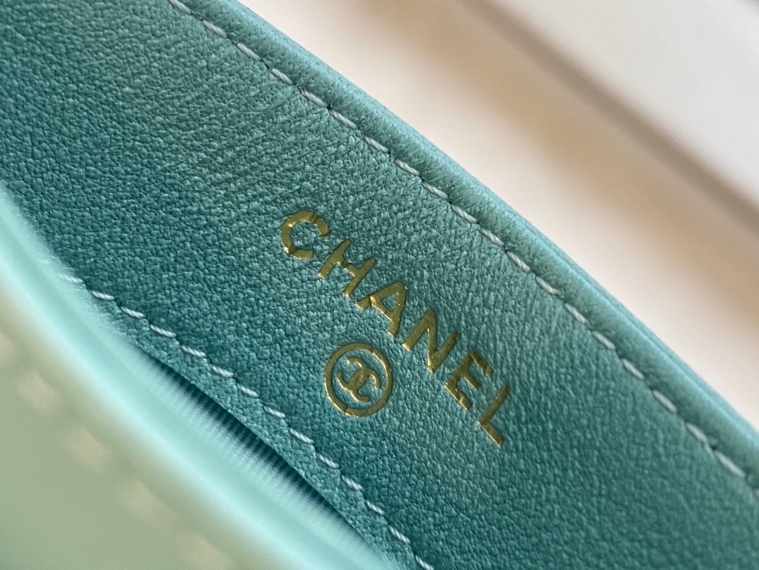 19 Series Card Holder Tiffany Blue Lambskin  