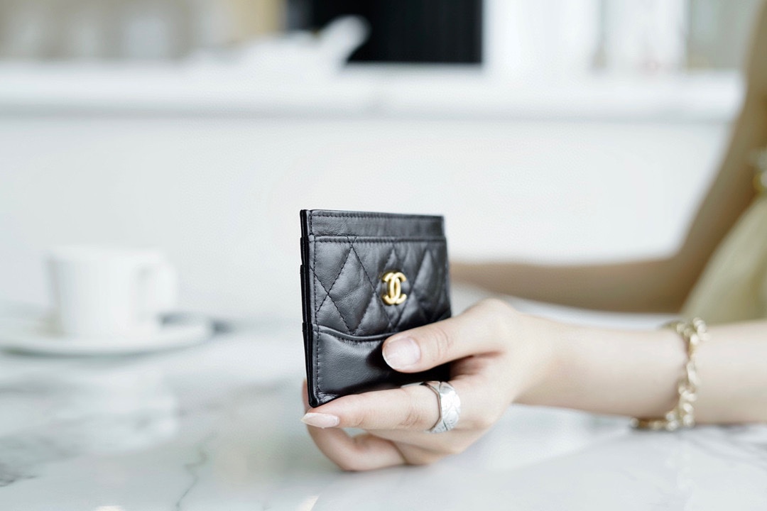 Gabrielle Wander Series Classic Card Holder Black Calfskin  