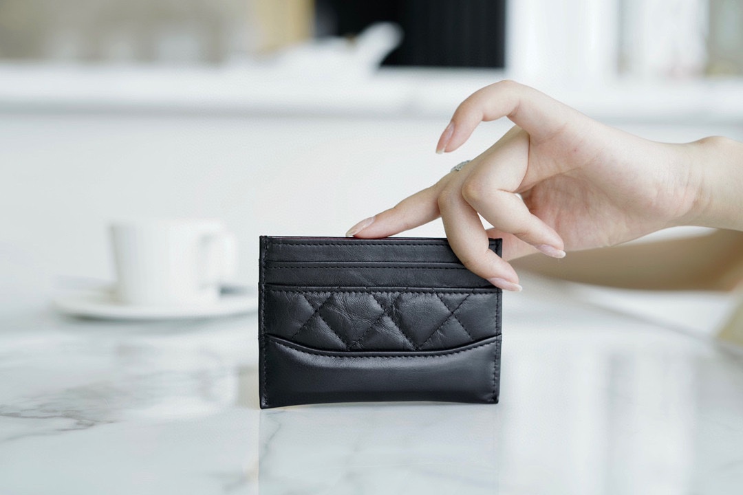 Gabrielle Wander Series Classic Card Holder Black Calfskin  