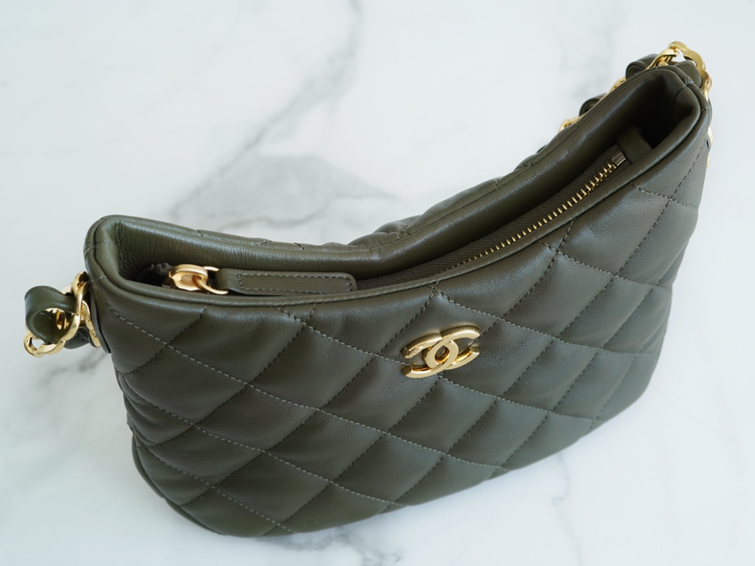 CHANEL 22K New Hobo Underarm Bag Cuban Green  