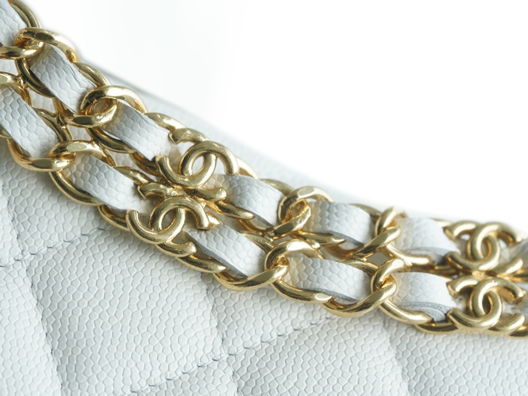 CHANEL 22K New Chain WOC White Lizard Grain Calfskin  