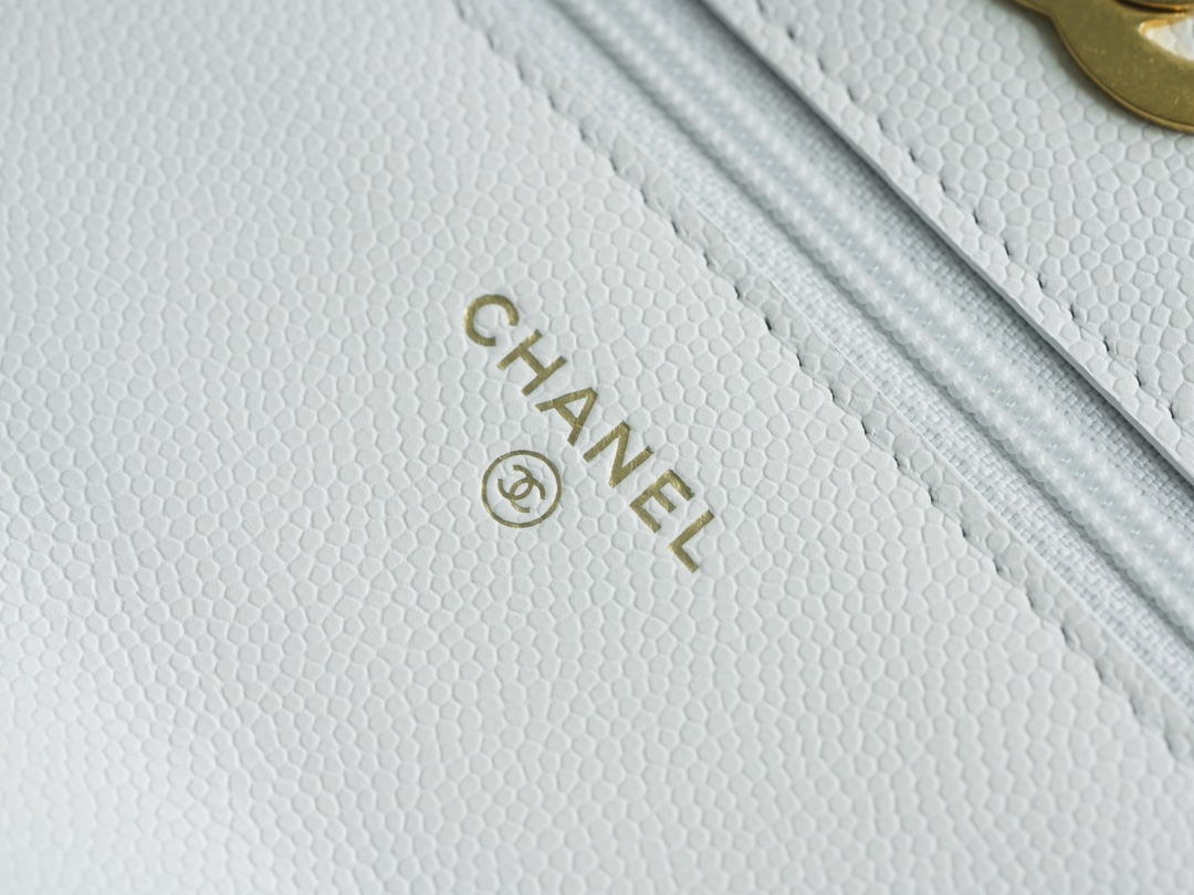 CHANEL 22K New Chain WOC White Lizard Grain Calfskin  