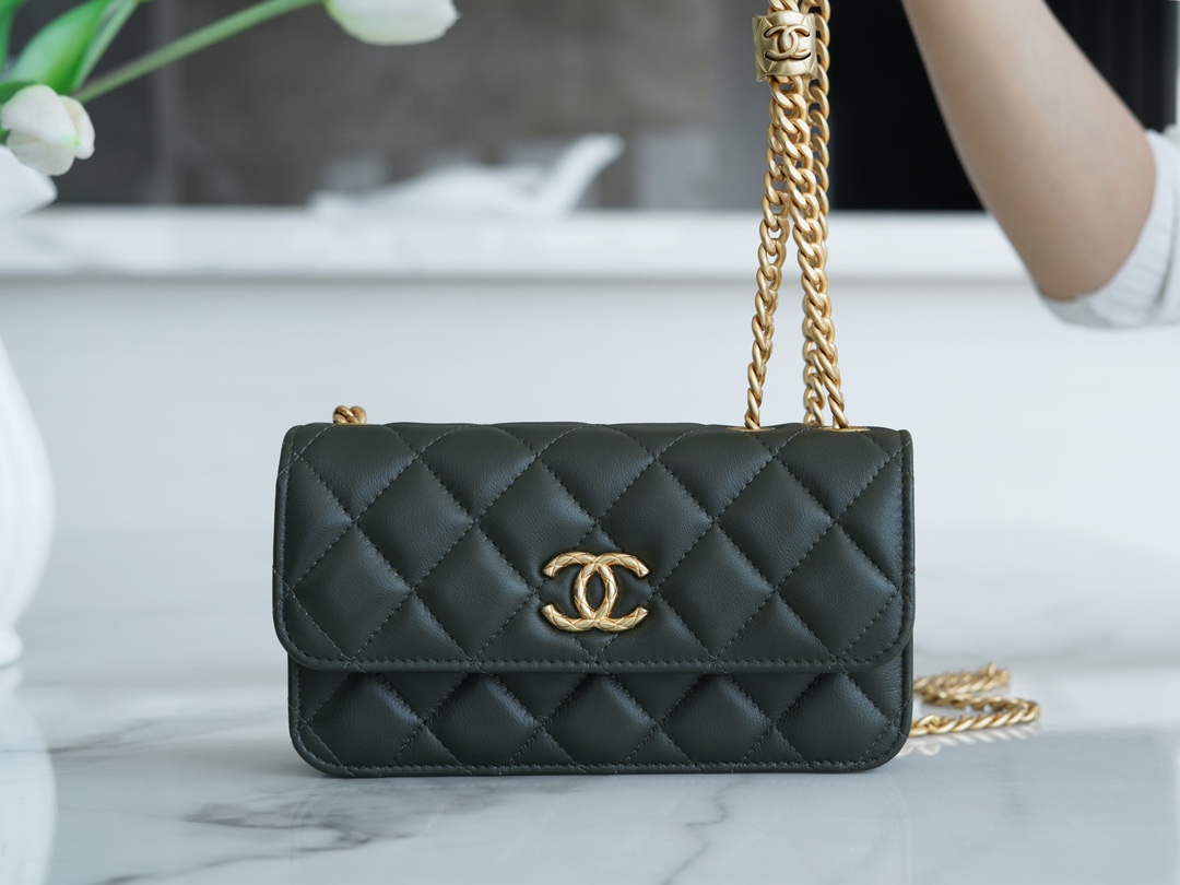 CHANEL 22K New Chain Flap Phone Bag Cuban Green  