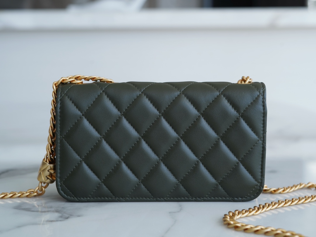 CHANEL 22K New Chain Flap Phone Bag Cuban Green  