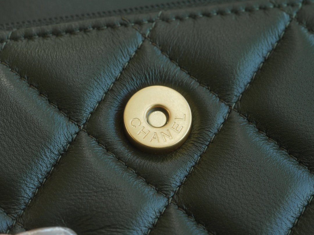 CHANEL 22K New Chain Flap Phone Bag Cuban Green  