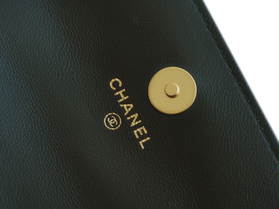 CHANEL 22K New Chain Flap Phone Bag Cuban Green  